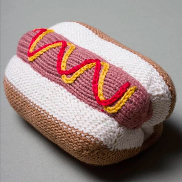 Estella NYC gift set: taxi blanket, pretzel and hot dog toys - Picture 9 of 11